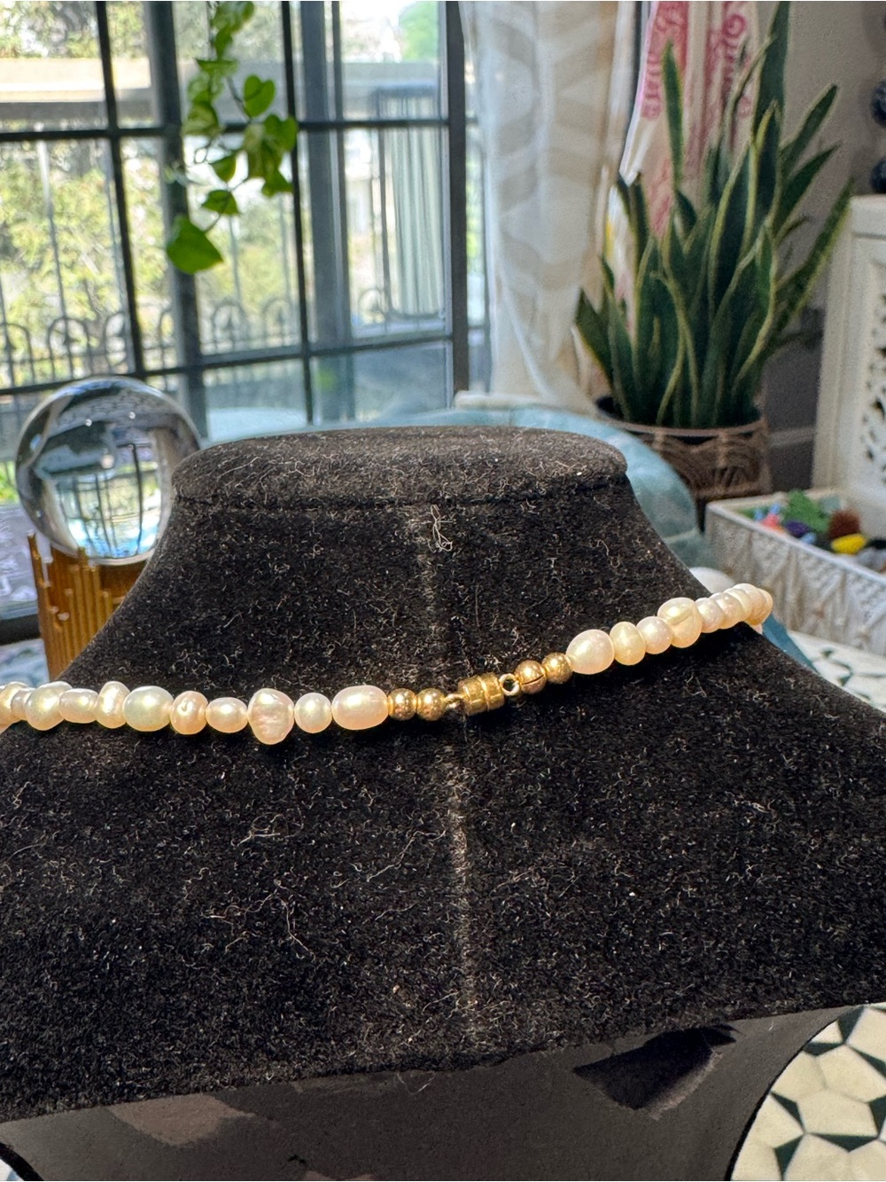 Pearl Necklace with Pink Gem Teardrop Pendant with Magnetic Closure NWOT - Picture 6 of 6